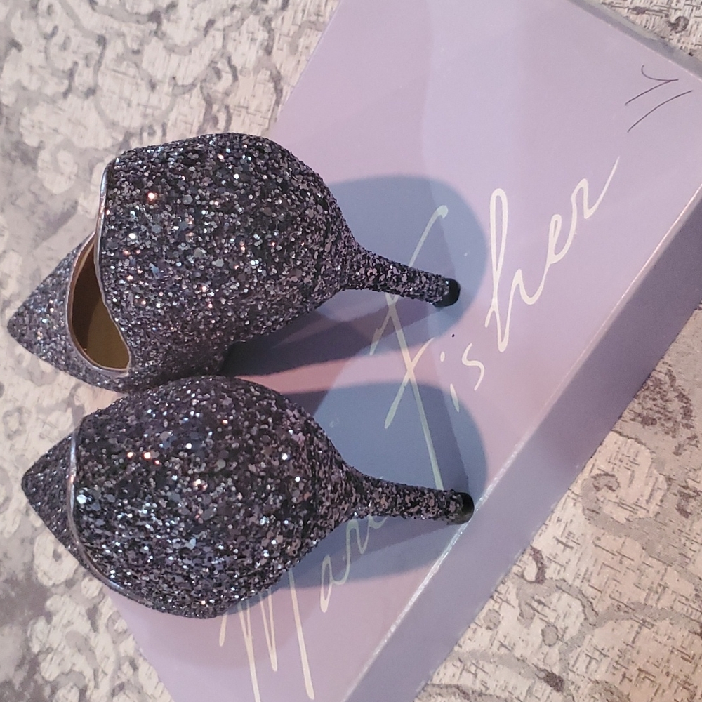 Sparking Silver Nine West Shoes - Picture 3 of 5